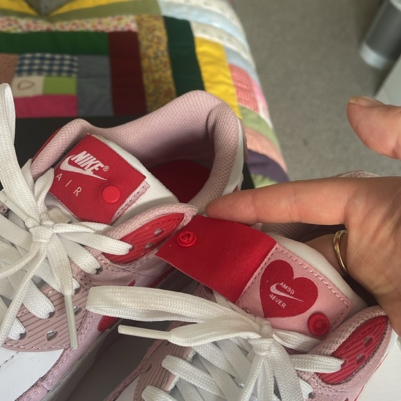 Nike Air Max 90 - Valentines Day (2021) - Picture 3 of 8